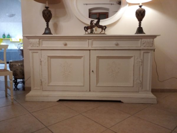 credenza giglio