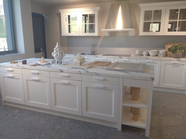 cucina classica su progettazione caiazzodesign vari colori e misure prezzo a preventivo