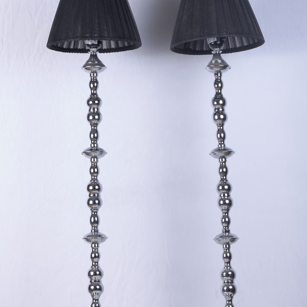 Coppia di Lampade da Tavolo Lucky Collection – Metallo Cromato e Paralume Nero