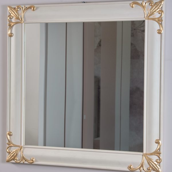 Specchio con cornice in legno, con particolari Giglio toscano