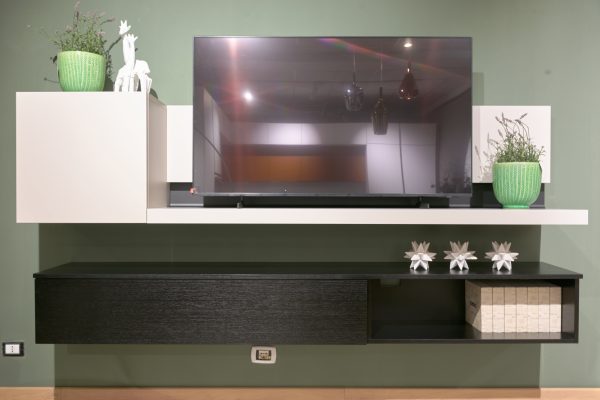 Atlante - pensile 1 anta con Mensola Shiro in offerta con televisore 55" Samsung -- Tomasella