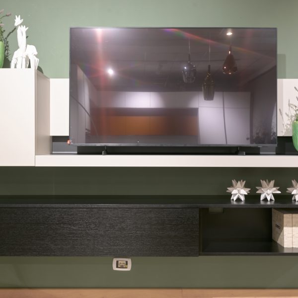 Atlante - pensile 1 anta con Mensola Shiro in offerta con televisore 55" Samsung -- Tomasella