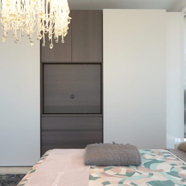 Camera Tomasella Armadio Pivot, Gruppo Hastag