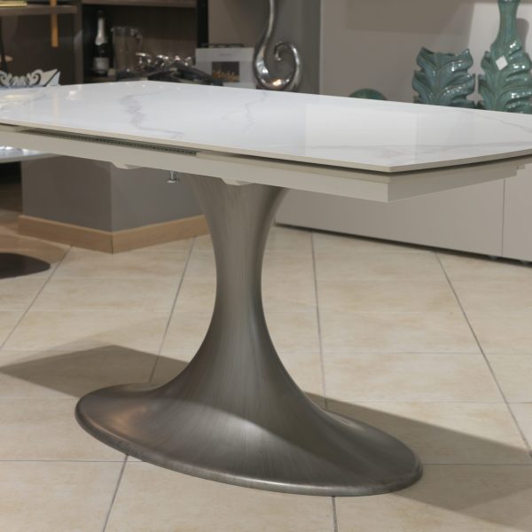 Tavolo Vortice con basamento Calice extra sconto irripetibile